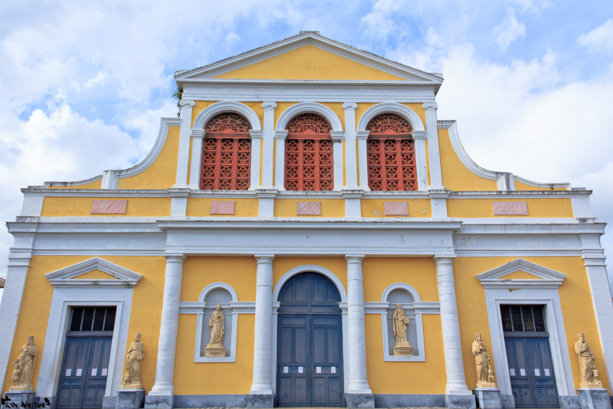 Eglise SaintPierre et SaintPaul l'Or des Îles